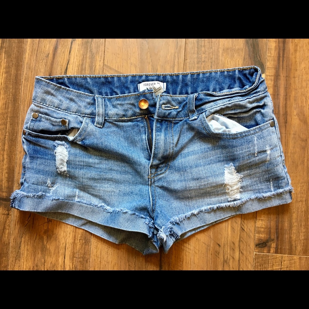 Forever 21 denim shorts size 27